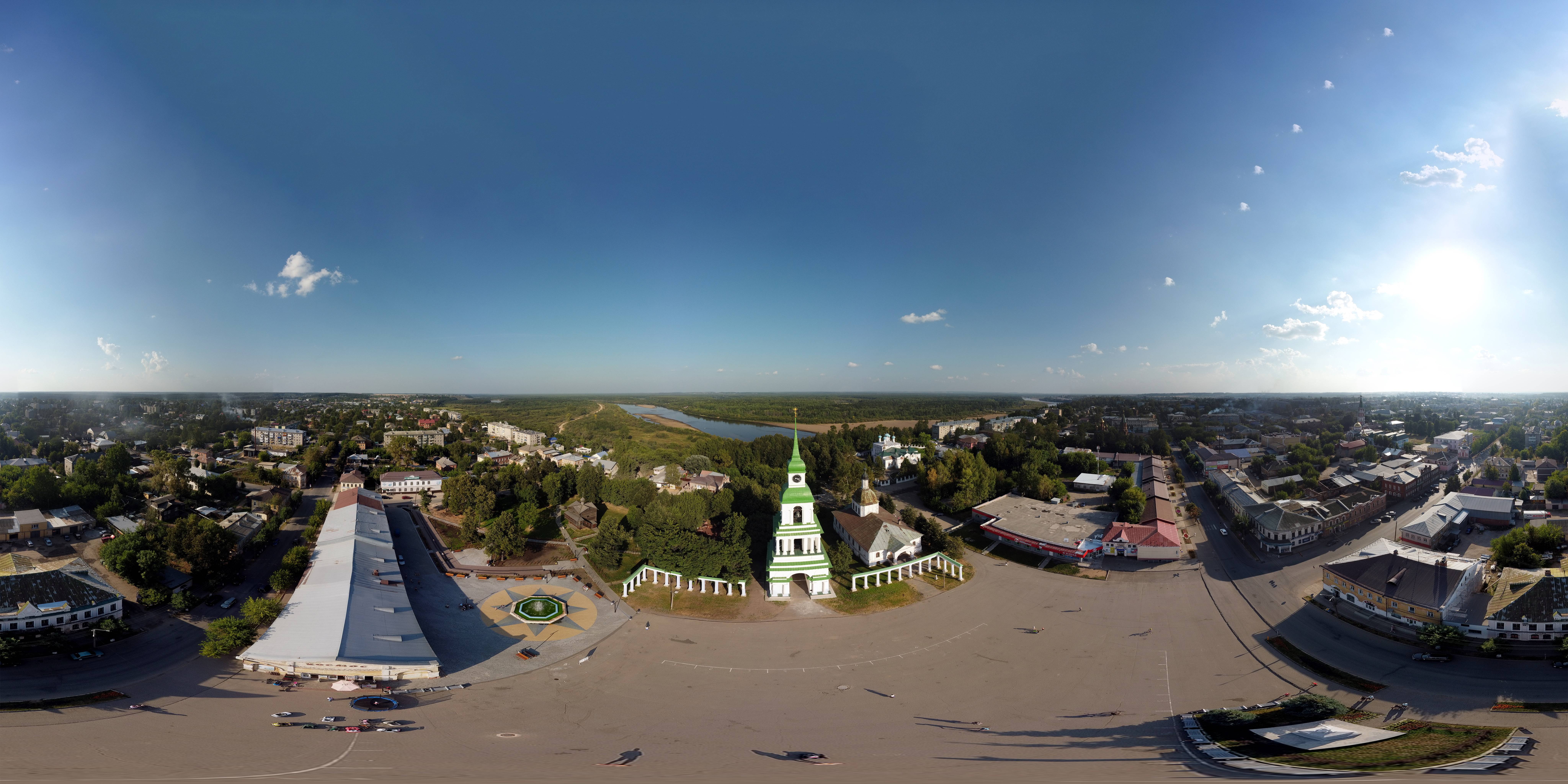 Соборная площадь в Слободском