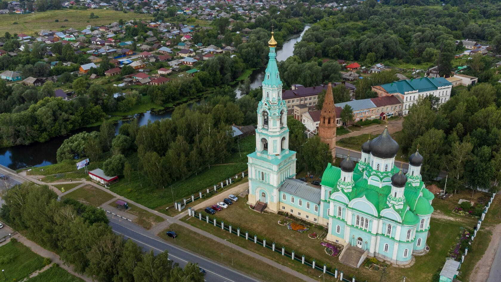 Ансамбль Троицкого собора в Яранске с воздуха