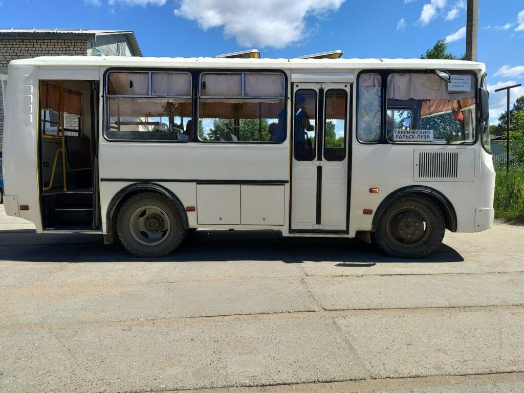 Автобус Луза - Таврический