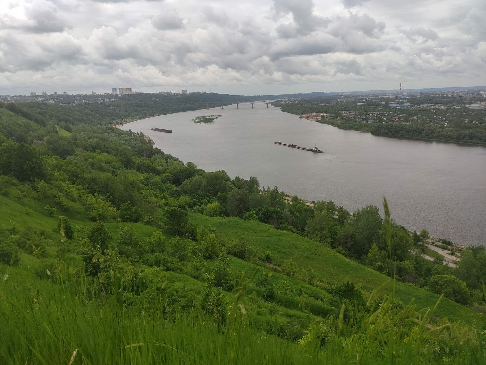 Смотровая на реку Ока в Парке Швейцария, Нижний Новгород
