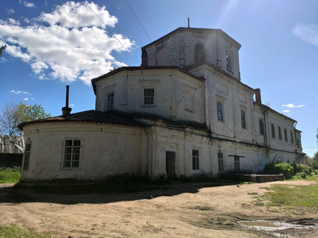 Здание некогда Спасской церкви Лальска, в котором сейчас ДК